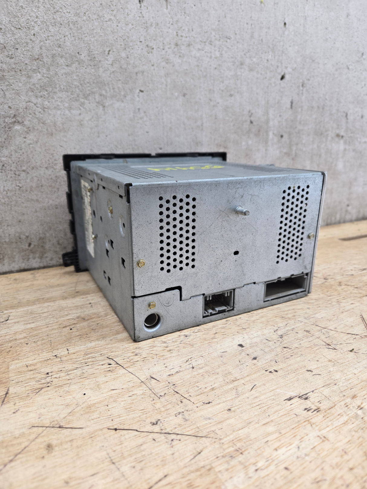 2005-2007 Ford Super Duty F250 F350 F450 F550 Factory Radio Head Unit AM/FM CD OEM 6C3T-18C869-AD