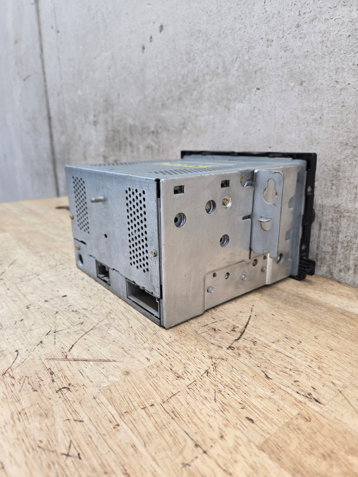 2005-2007 Ford Super Duty F250 F350 F450 F550 Factory Radio Head Unit AM/FM CD OEM 6C3T-18C869-AD