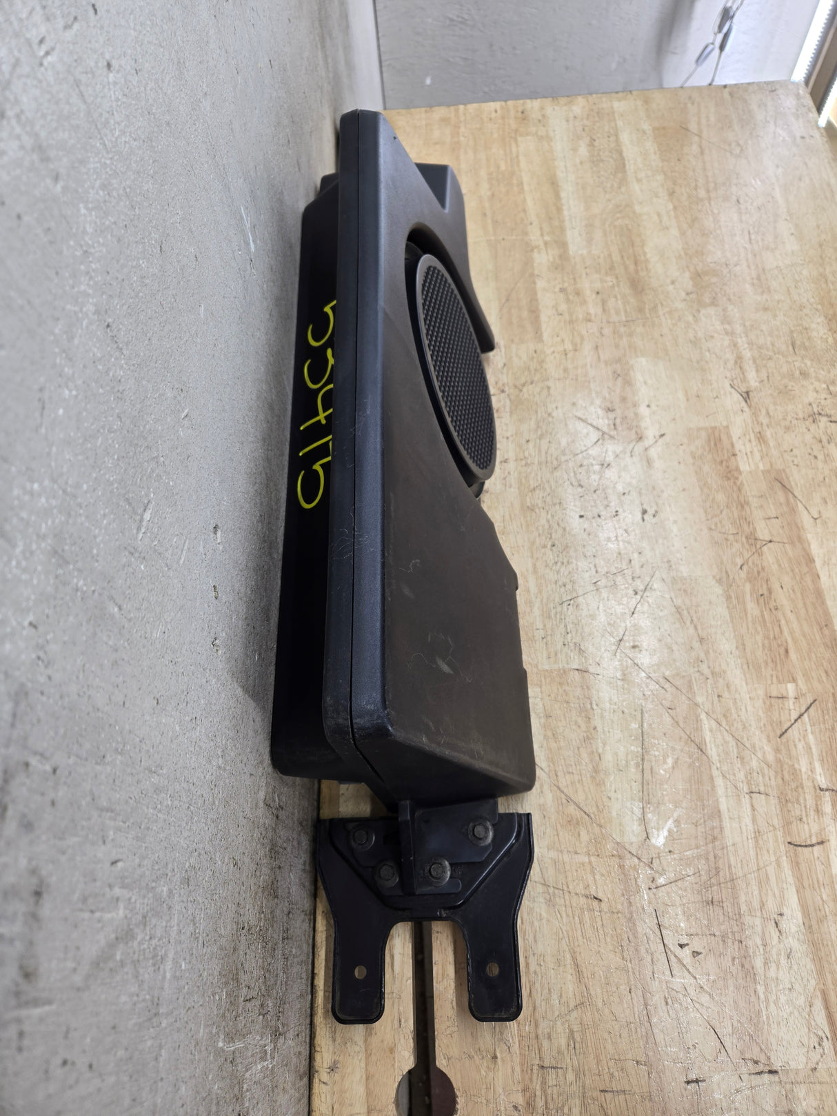 2008-2010 Ford Super Duty F250 F350 Rear Speaker/Subwoofer WITH AMP 9C3T-18C804-AA3GAX OEM