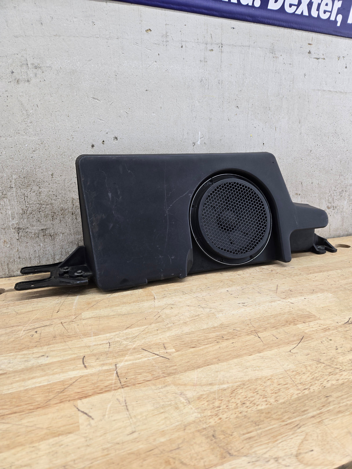 2008-2010 Ford Super Duty F250 F350 Rear Speaker/Subwoofer WITH AMP 9C3T-18C804-AA3GAX OEM