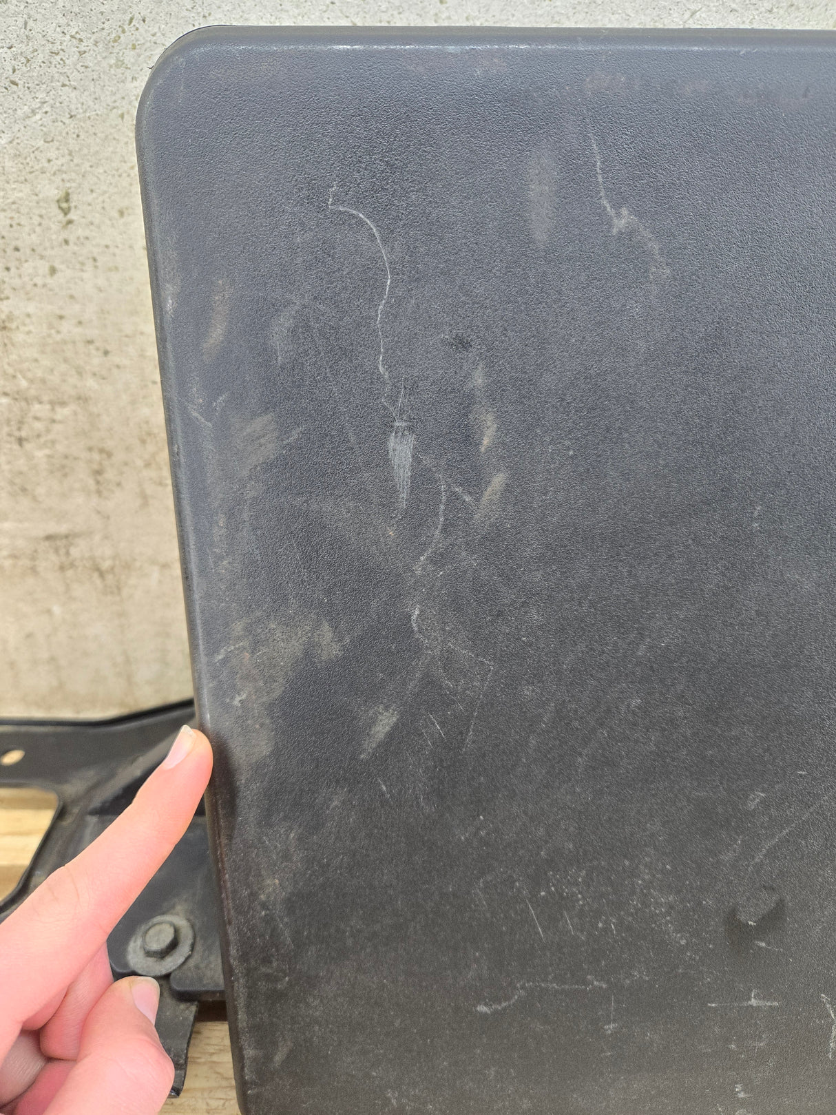 2008-2010 Ford Super Duty F250 F350 Rear Speaker/Subwoofer WITH AMP 9C3T-18C804-AA3GAX OEM