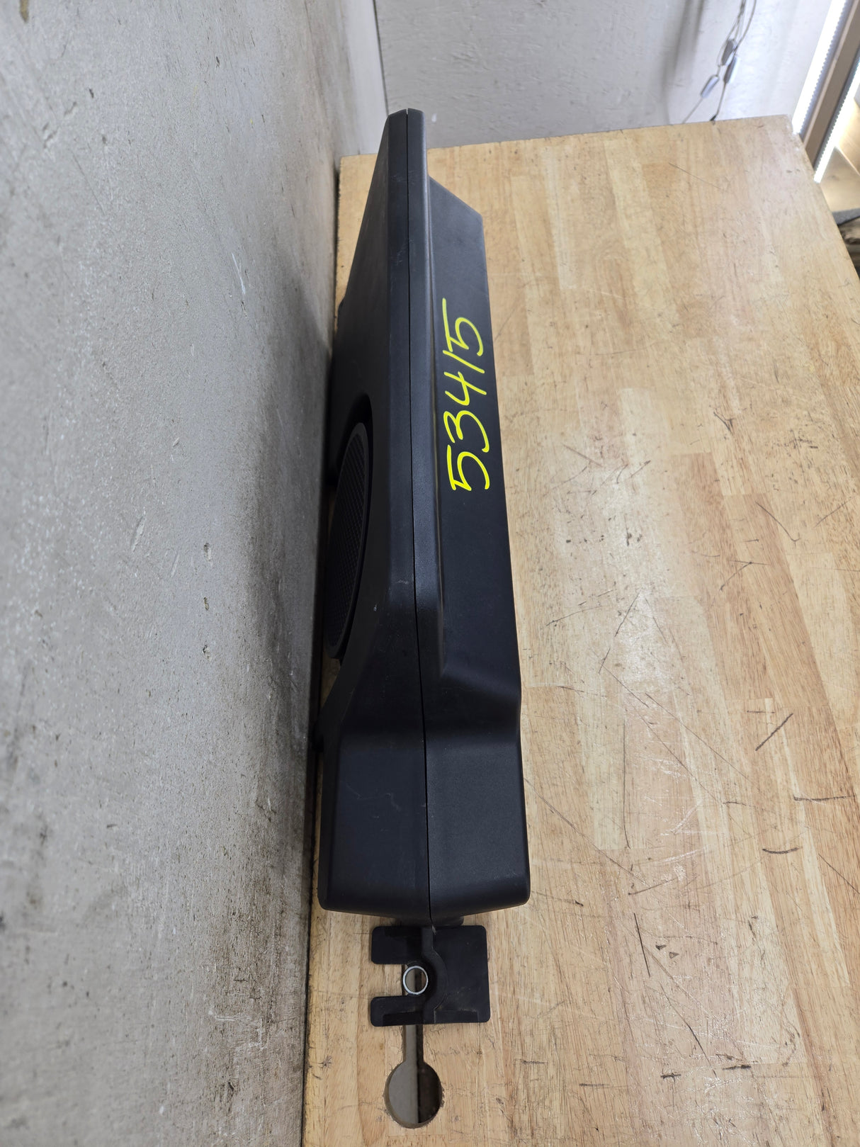 2008-2010 Ford Super Duty F250 F350 Rear Speaker/Subwoofer WITH AMP 9C3T-18C804-AA3GAX OEM