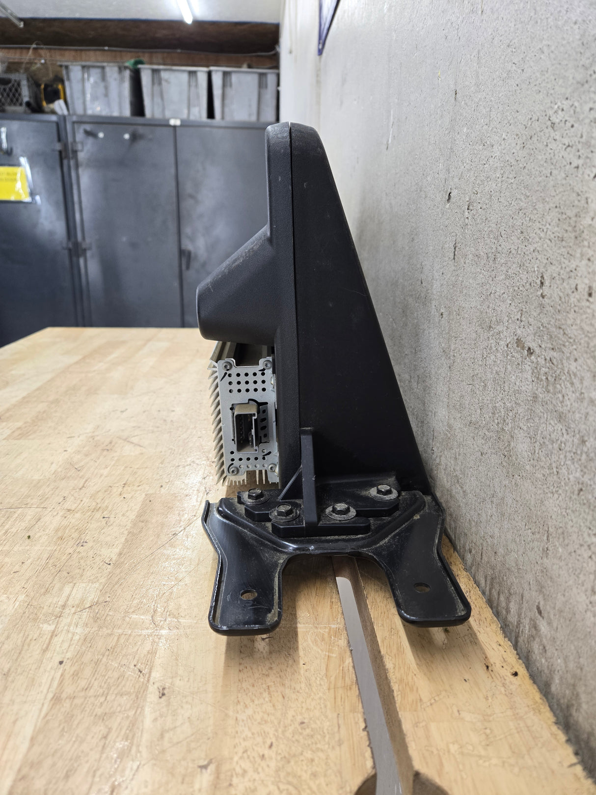 2008-2010 Ford Super Duty F250 F350 Rear Speaker/Subwoofer WITH AMP 9C3T-18C804-AA3GAX OEM