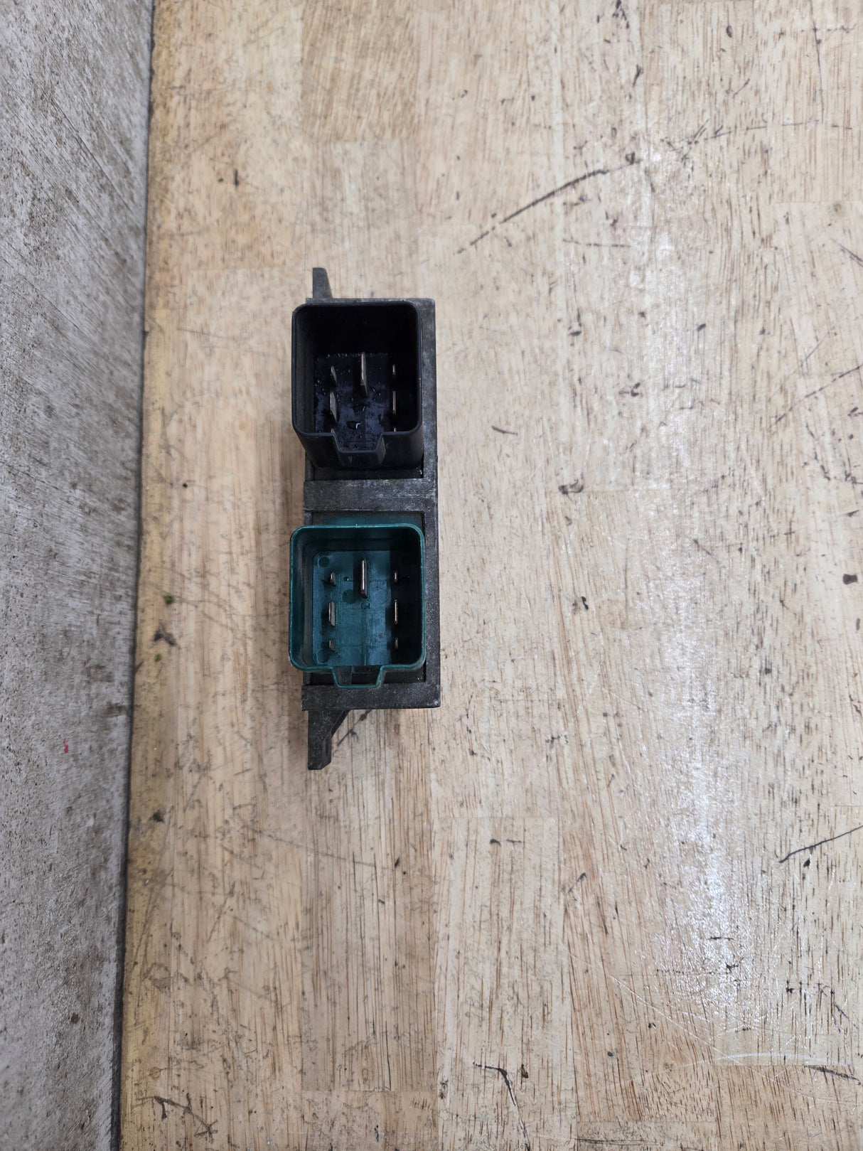 2000-2010 OEM Motocraft Diesel Glow Plug Module Relay Switch for 7.3L 6.0L 6.4L Powerstroke