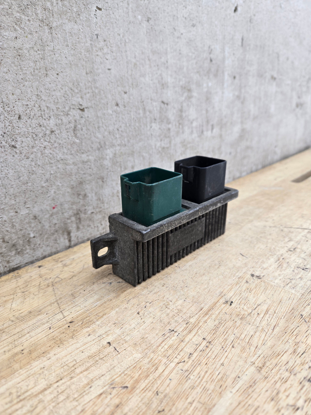 2000-2010 OEM Motocraft Diesel Glow Plug Module Relay Switch for 7.3L 6.0L 6.4L Powerstroke