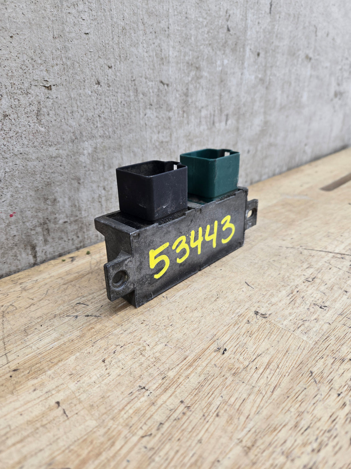 2000-2010 OEM Motocraft Diesel Glow Plug Module Relay Switch for 7.3L 6.0L 6.4L Powerstroke