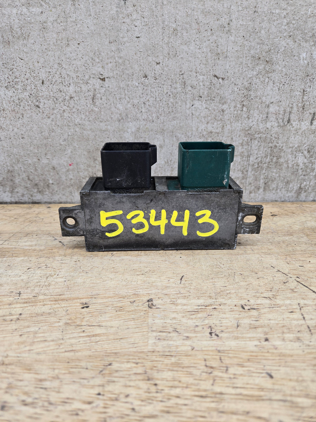 2000-2010 OEM Motocraft Diesel Glow Plug Module Relay Switch for 7.3L 6.0L 6.4L Powerstroke