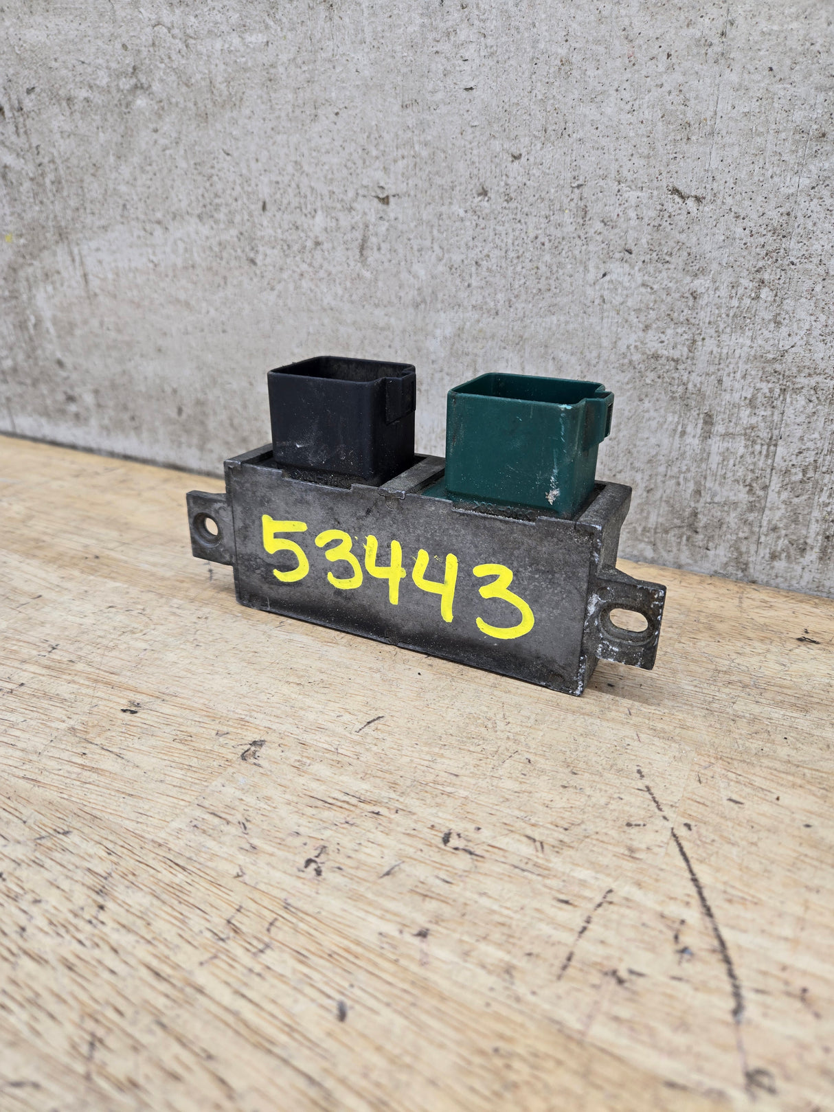 2000-2010 OEM Motocraft Diesel Glow Plug Module Relay Switch for 7.3L 6.0L 6.4L Powerstroke