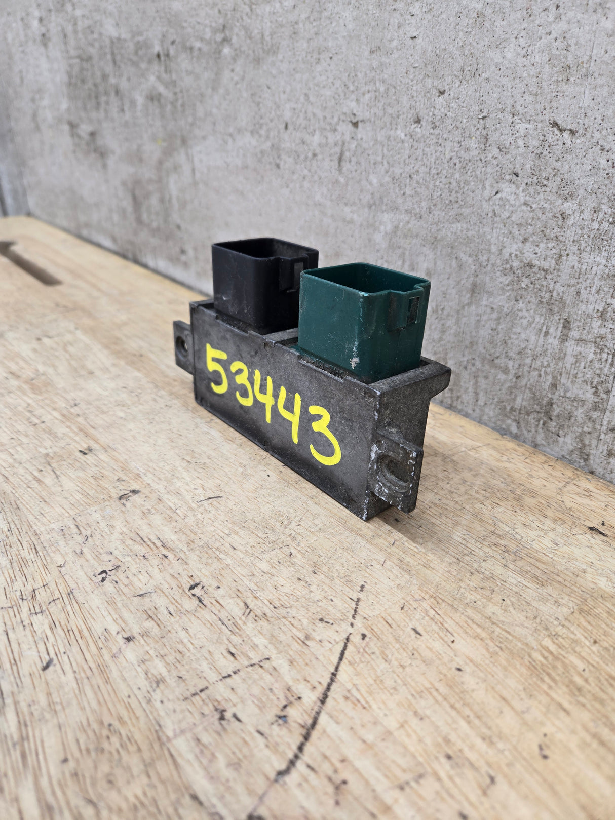 2000-2010 OEM Motocraft Diesel Glow Plug Module Relay Switch for 7.3L 6.0L 6.4L Powerstroke