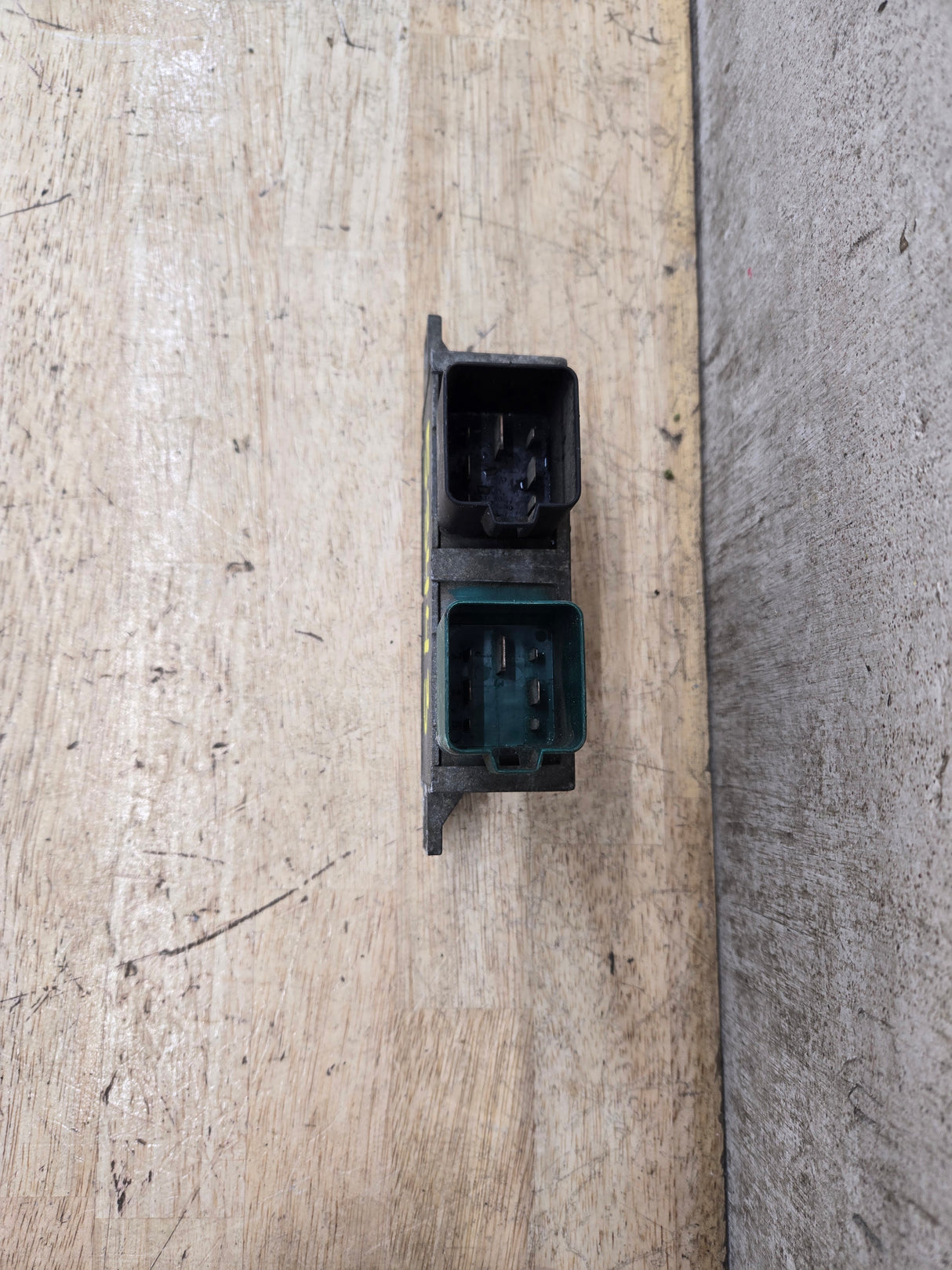 2000-2010 OEM Motocraft Diesel Glow Plug Module Relay Switch for 7.3L 6.0L 6.4L Powerstroke