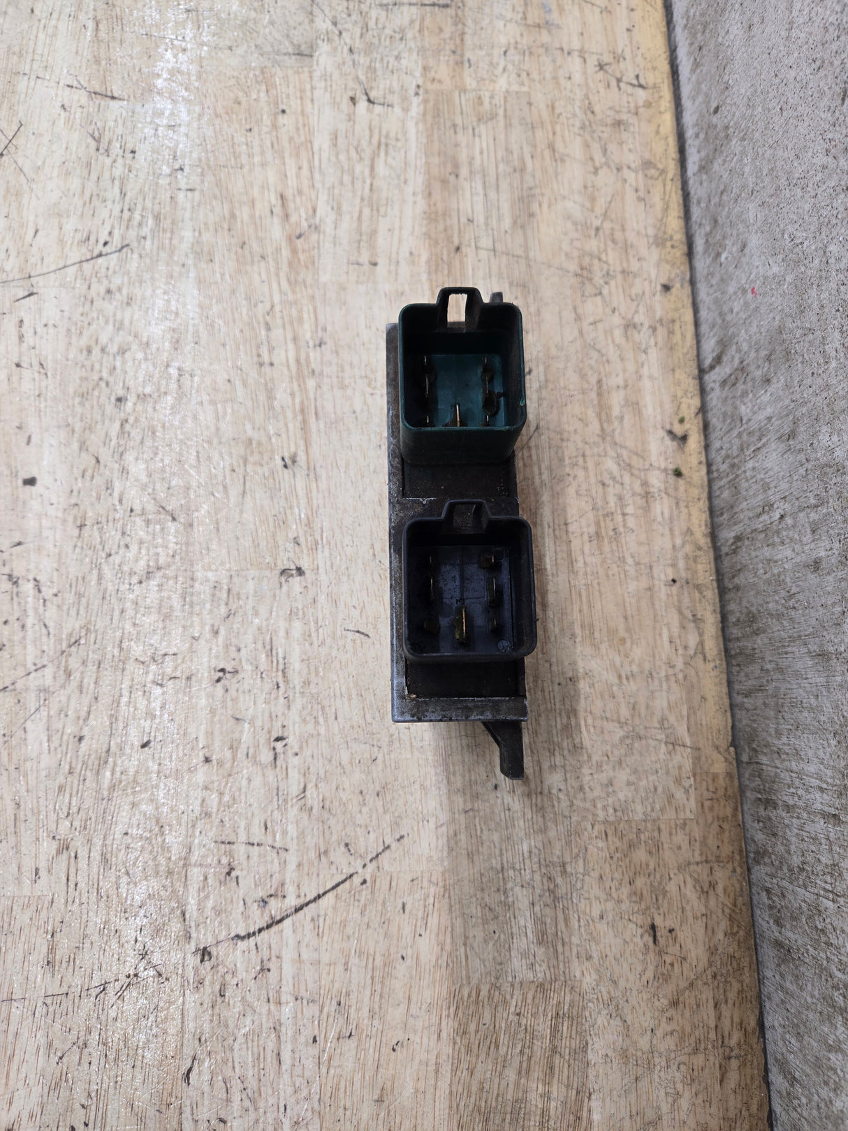 2000-2010 OEM Motocraft Diesel Glow Plug Module Relay Switch for 7.3L 6.0L 6.4L Powerstroke