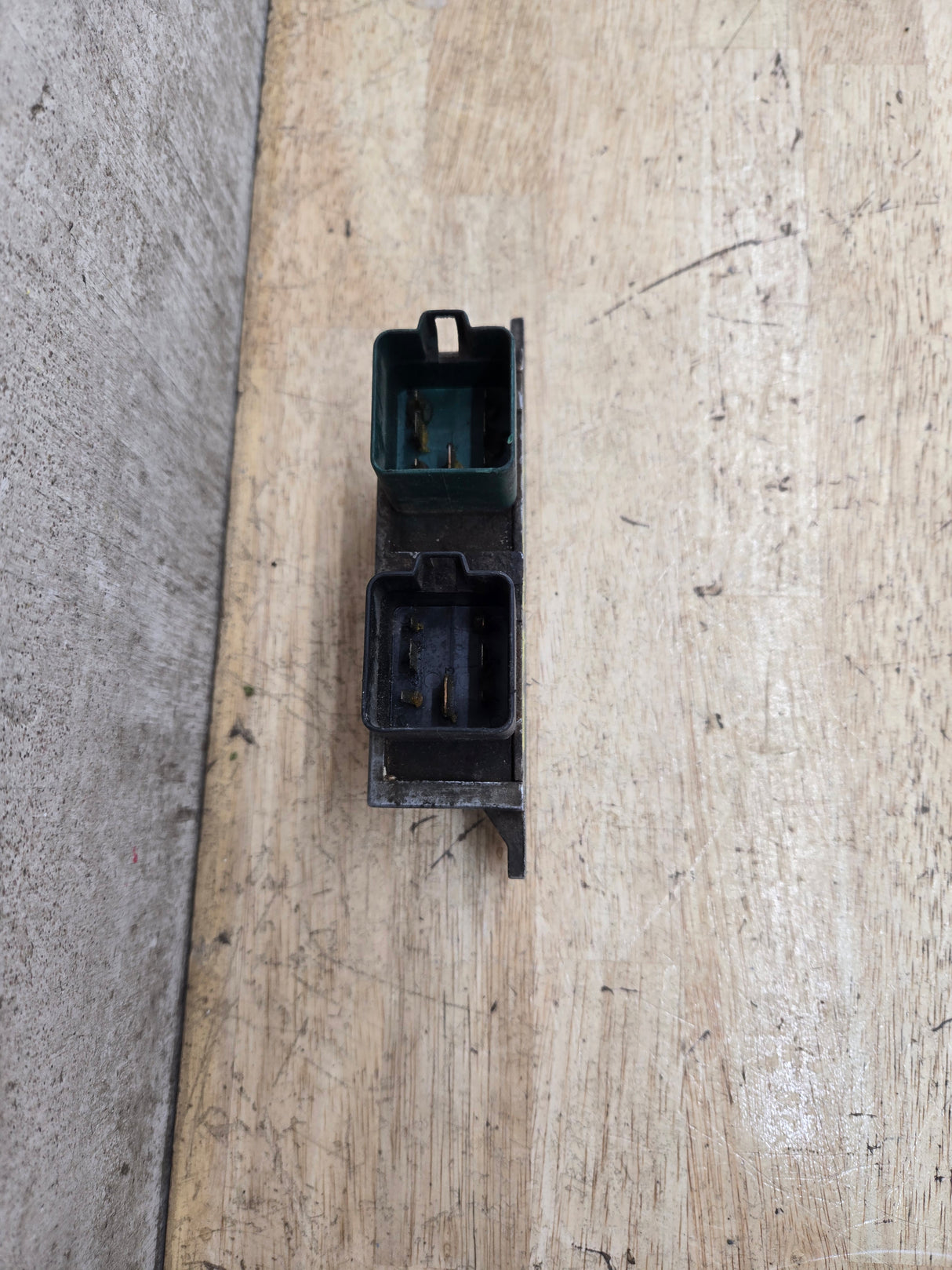 2000-2010 OEM Motocraft Diesel Glow Plug Module Relay Switch for 7.3L 6.0L 6.4L Powerstroke