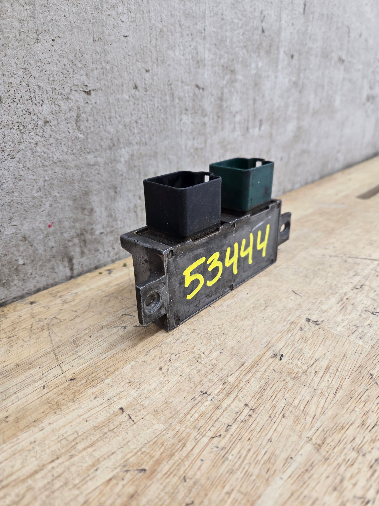 2000-2010 OEM Motocraft Diesel Glow Plug Module Relay Switch for 7.3L 6.0L 6.4L Powerstroke