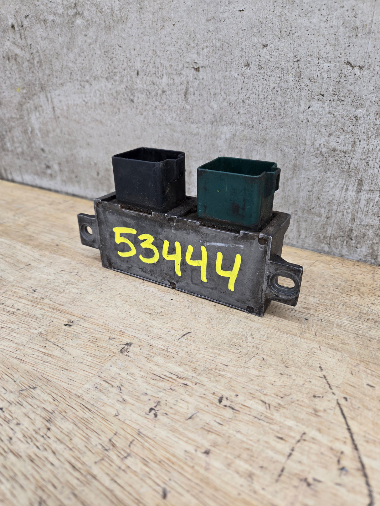 2000-2010 OEM Motocraft Diesel Glow Plug Module Relay Switch for 7.3L 6.0L 6.4L Powerstroke