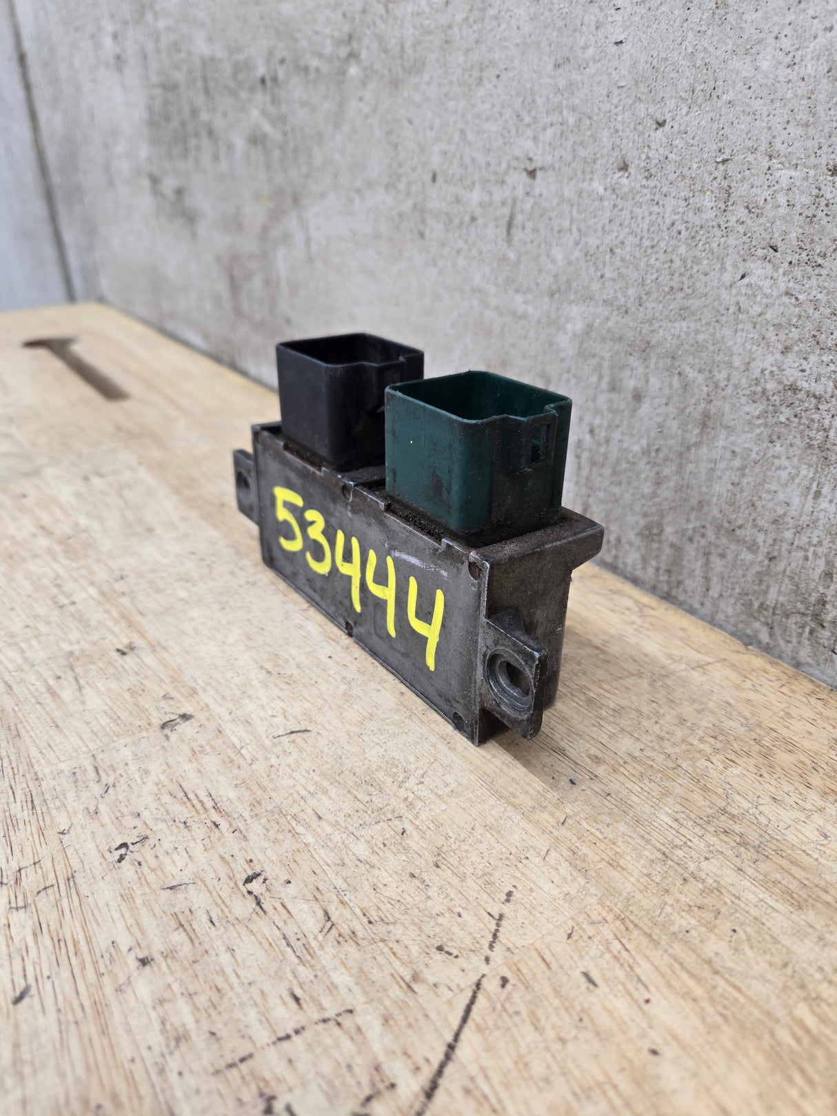 2000-2010 OEM Motocraft Diesel Glow Plug Module Relay Switch for 7.3L 6.0L 6.4L Powerstroke