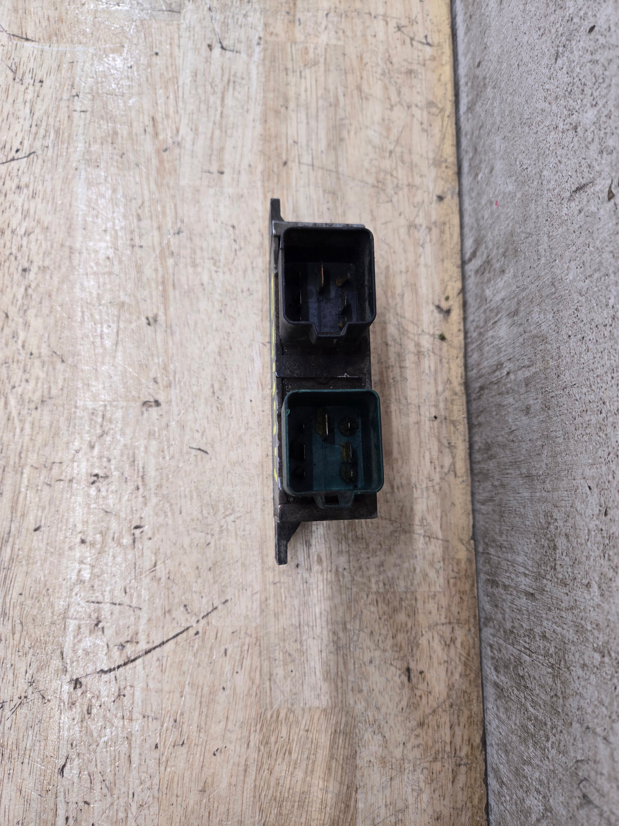 2000-2010 OEM Motocraft Diesel Glow Plug Module Relay Switch for 7.3L 6.0L 6.4L Powerstroke