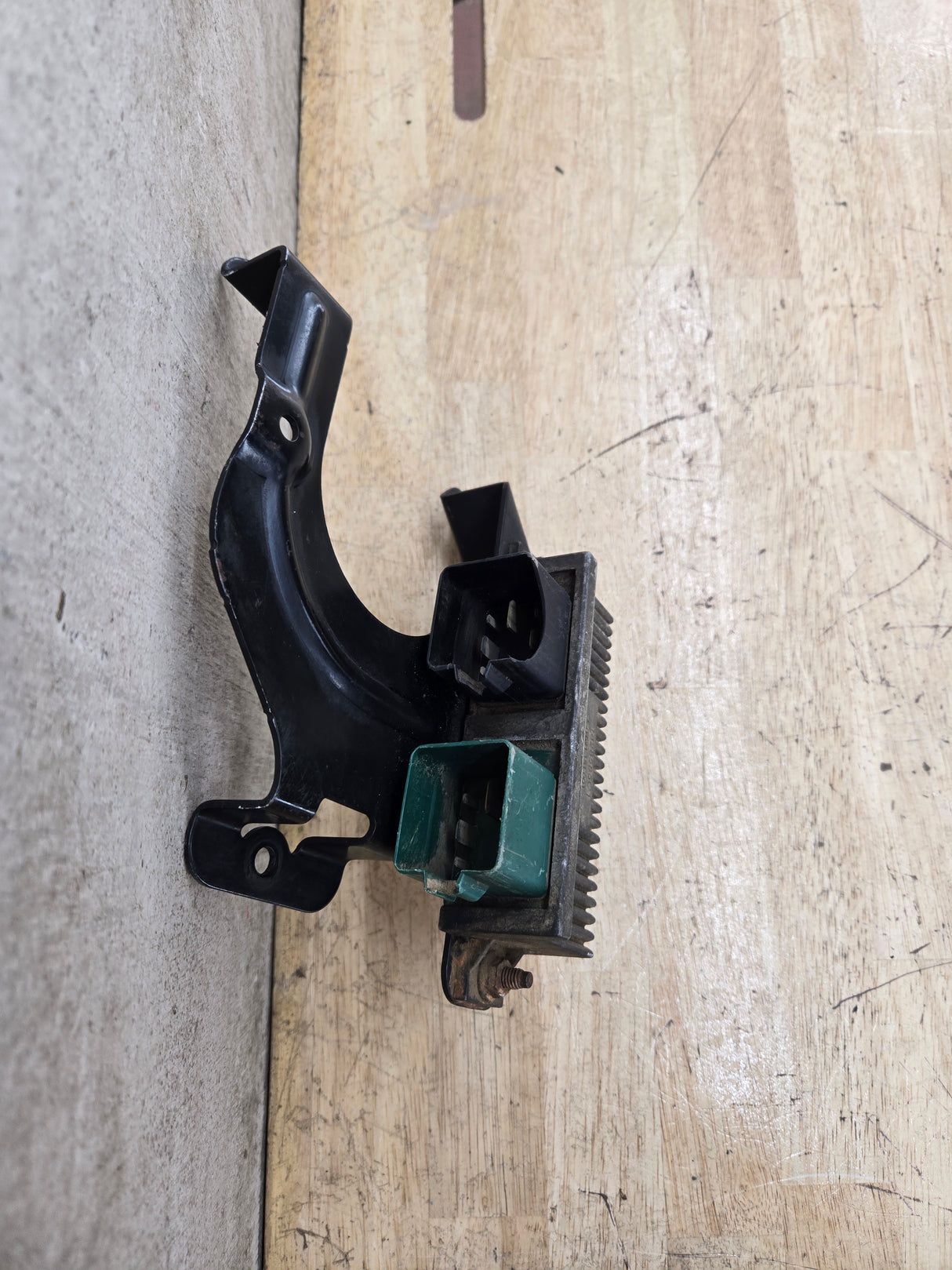 2000-2010 OEM Motocraft Diesel Glow Plug Module Relay Switch for 7.3L 6.0L 6.4L Powerstroke