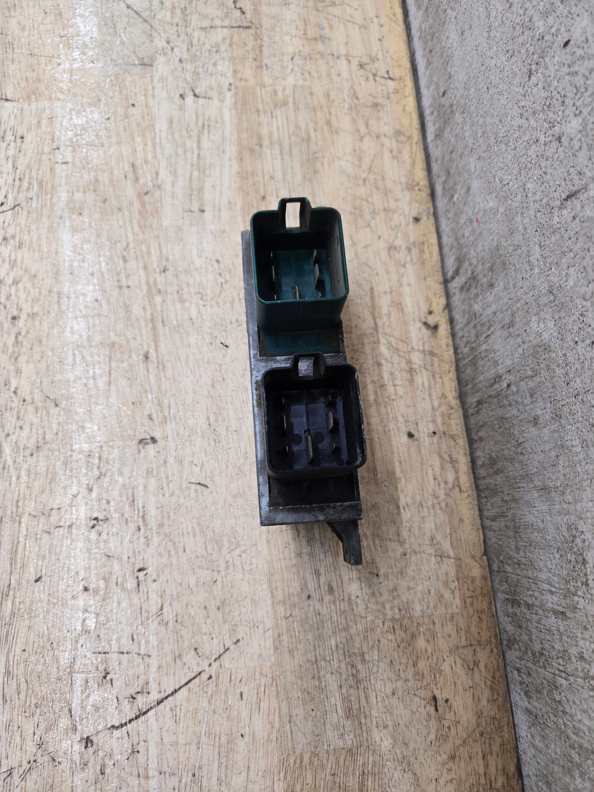 2000-2010 OEM Motocraft Diesel Glow Plug Module Relay Switch for 7.3L 6.0L 6.4L Powerstroke