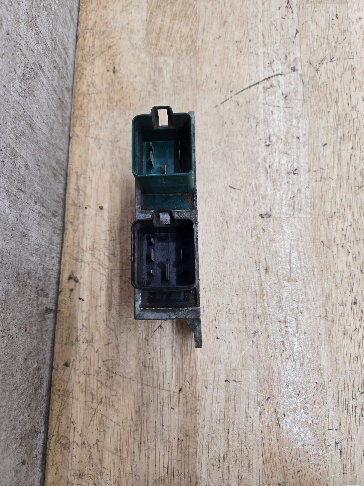 2000-2010 OEM Motocraft Diesel Glow Plug Module Relay Switch for 7.3L 6.0L 6.4L Powerstroke