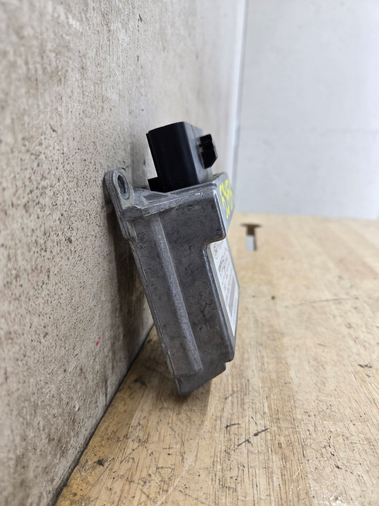 2000 Ford Electronic Crash Sensor Control Module OEM p131 / YC3A-14B321-BB