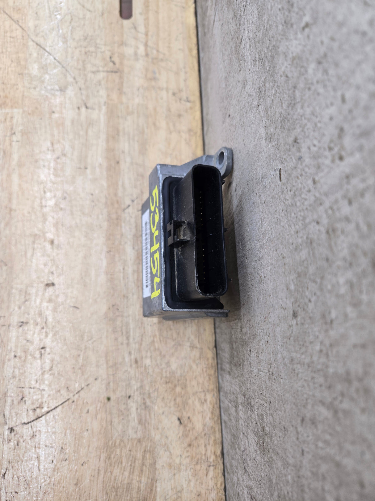 2000 Ford Electronic Crash Sensor Control Module OEM p131 / YC3A-14B321-BB