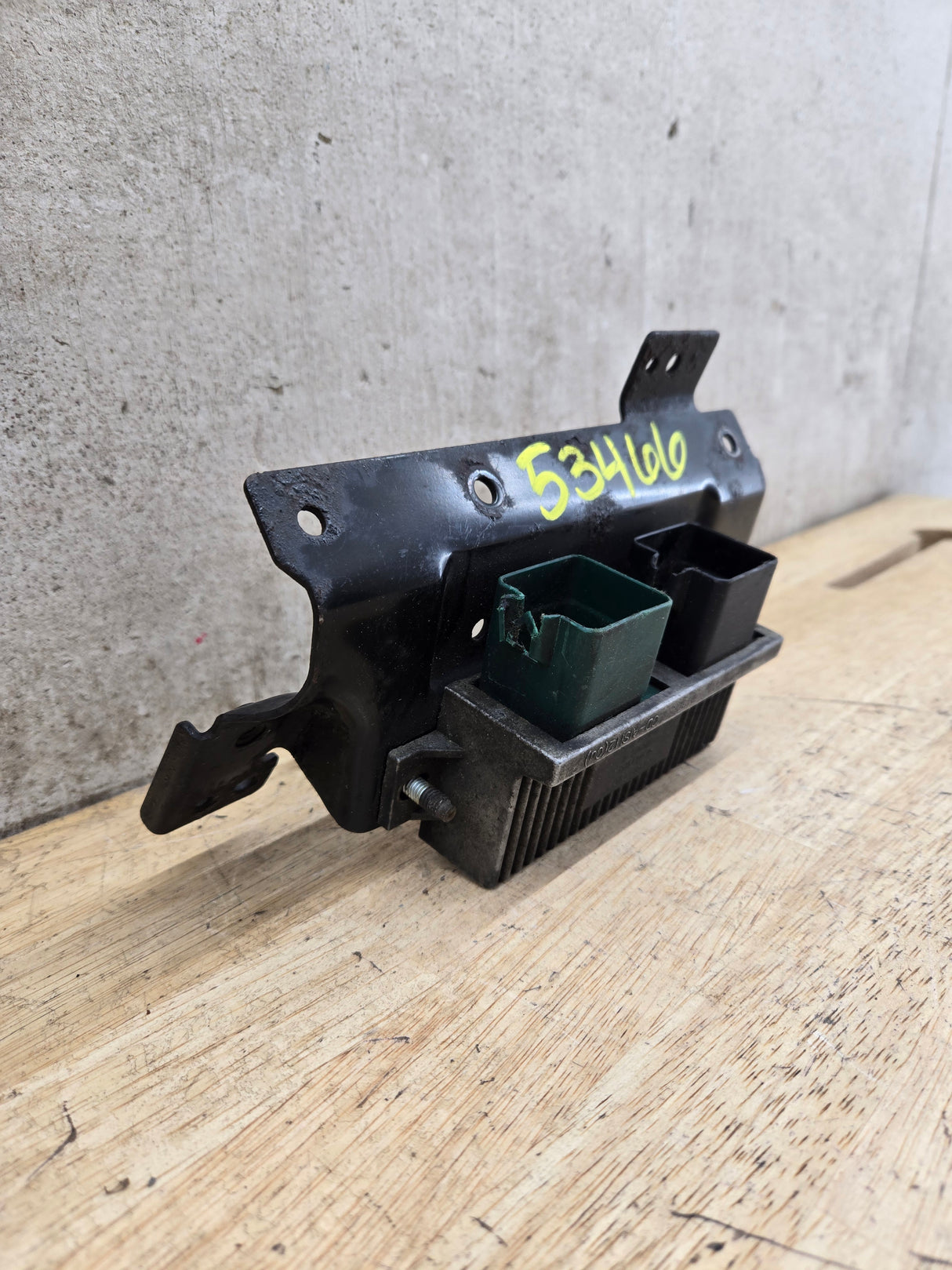 2000-2010 OEM Motocraft Diesel Glow Plug Module Relay Switch for 7.3L 6.0L 6.4L Powerstroke