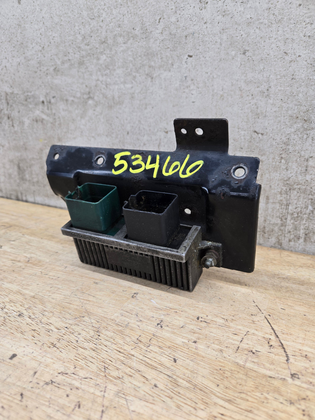 2000-2010 OEM Motocraft Diesel Glow Plug Module Relay Switch for 7.3L 6.0L 6.4L Powerstroke