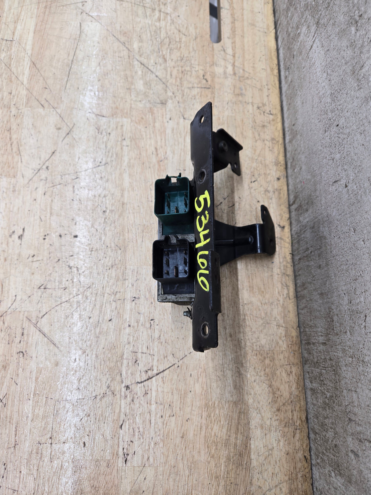 2000-2010 OEM Motocraft Diesel Glow Plug Module Relay Switch for 7.3L 6.0L 6.4L Powerstroke