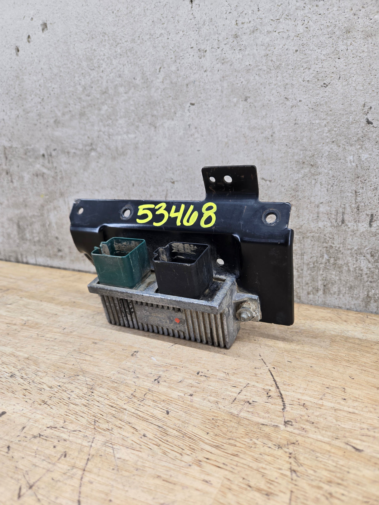 2000-2010 OEM Motocraft Diesel Glow Plug Module Relay Switch for 7.3L 6.0L 6.4L Powerstroke