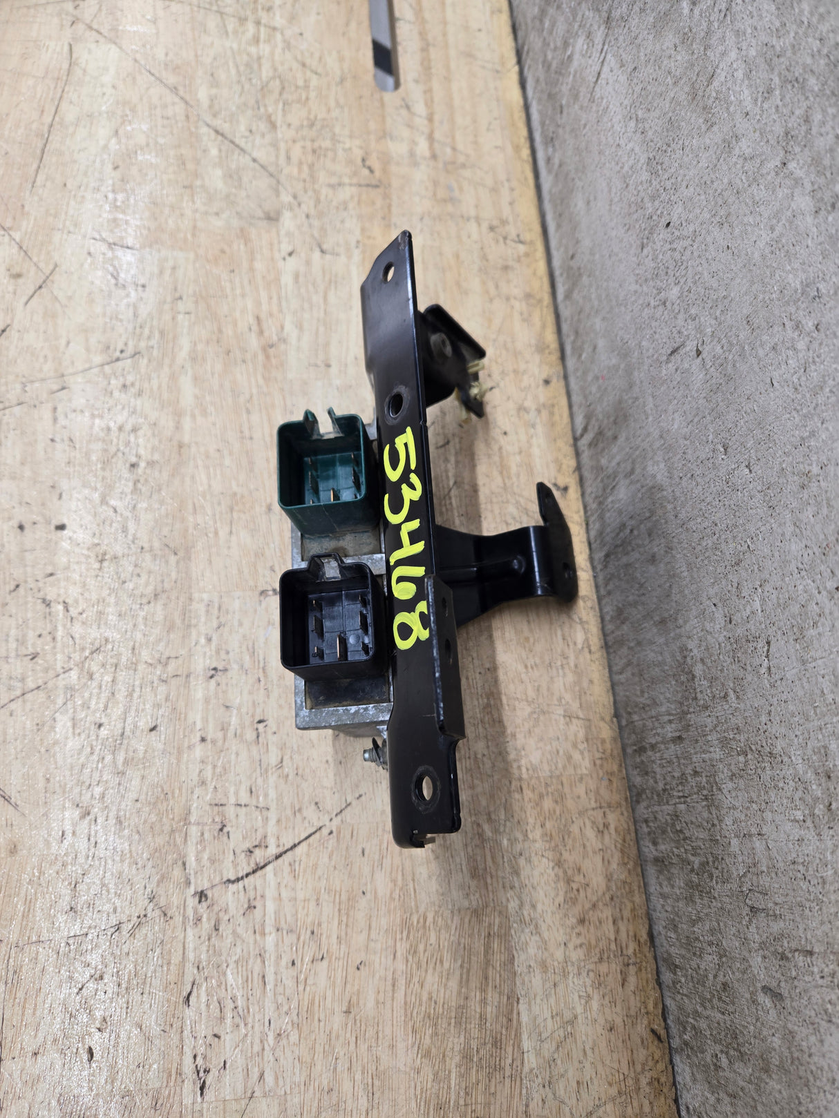 2000-2010 OEM Motocraft Diesel Glow Plug Module Relay Switch for 7.3L 6.0L 6.4L Powerstroke