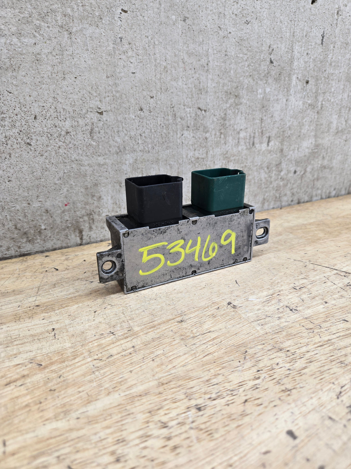 2000-2010 OEM Motocraft Diesel Glow Plug Module Relay Switch for 7.3L 6.0L 6.4L Powerstroke