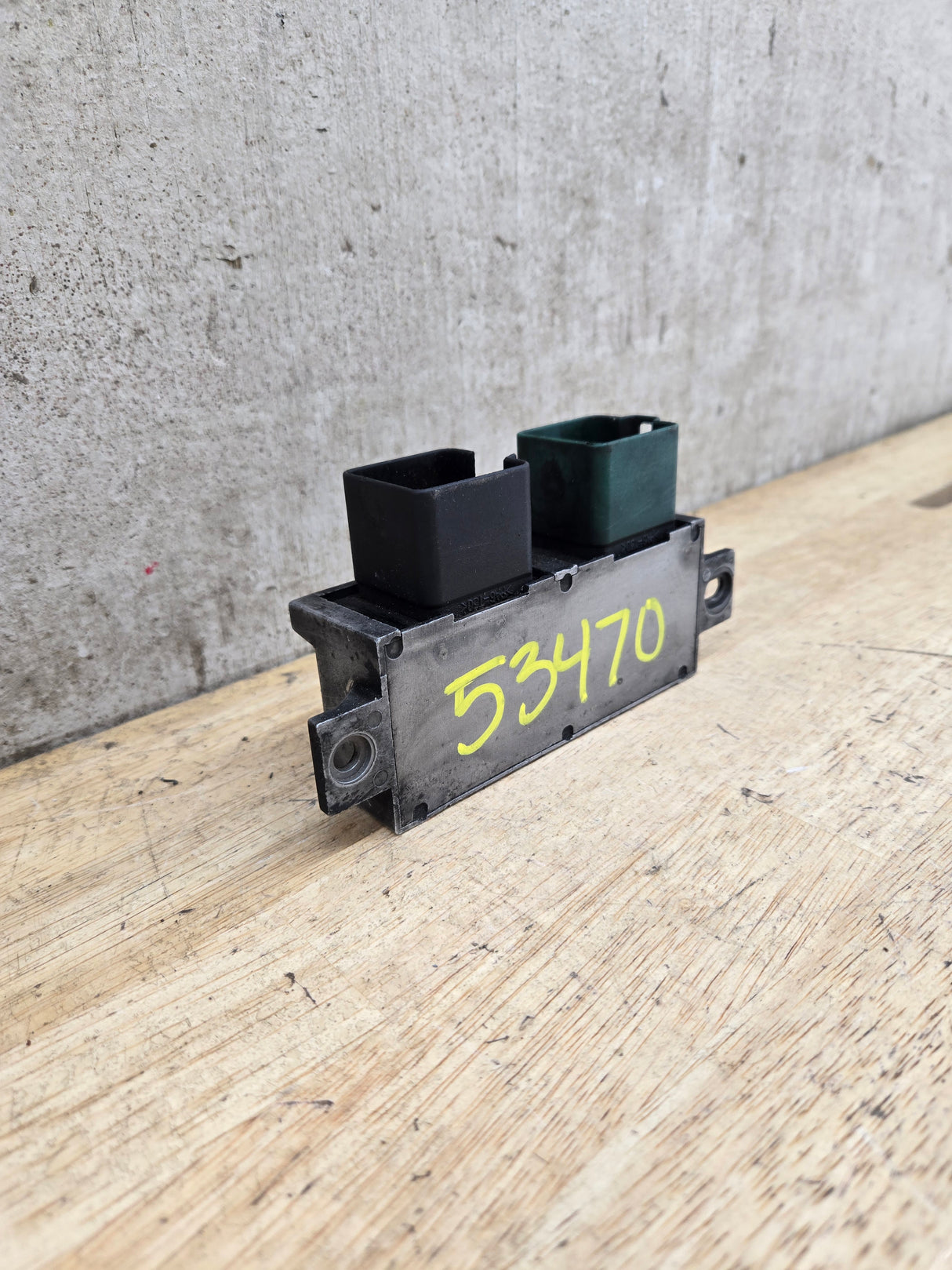 2000-2010 OEM Motocraft Diesel Glow Plug Module Relay Switch for 7.3L 6.0L 6.4L Powerstroke