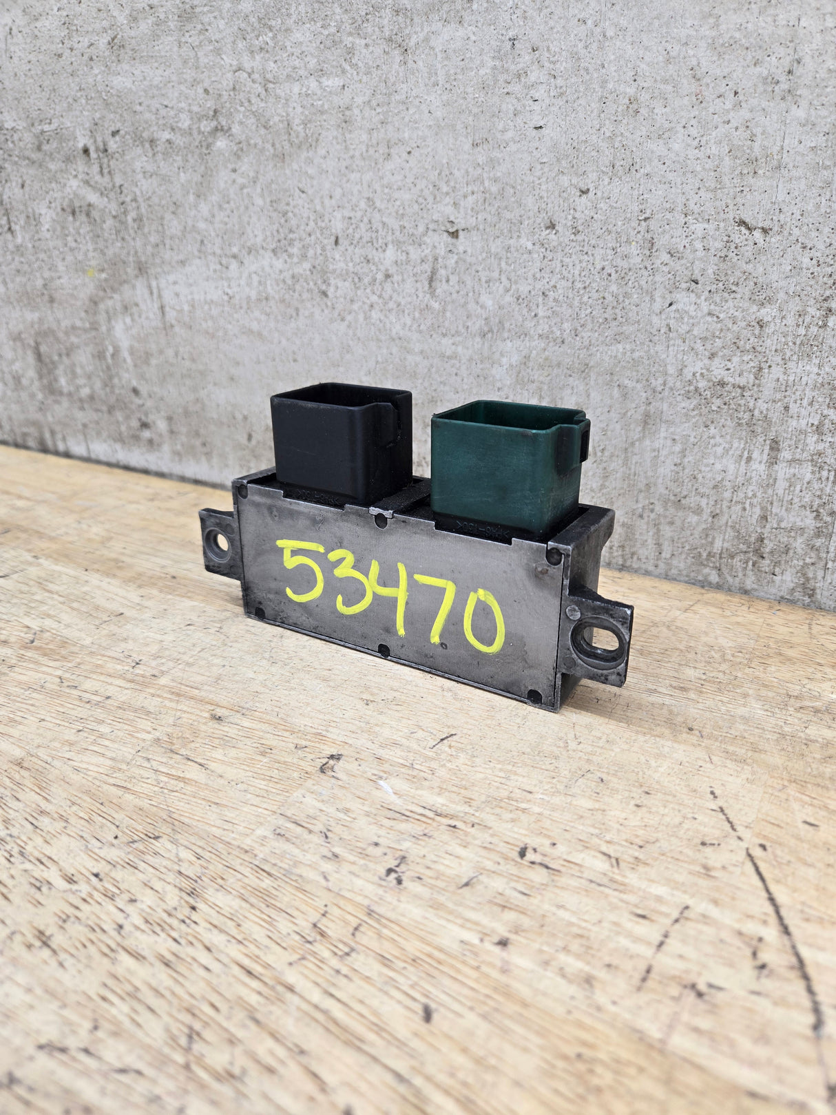 2000-2010 OEM Motocraft Diesel Glow Plug Module Relay Switch for 7.3L 6.0L 6.4L Powerstroke