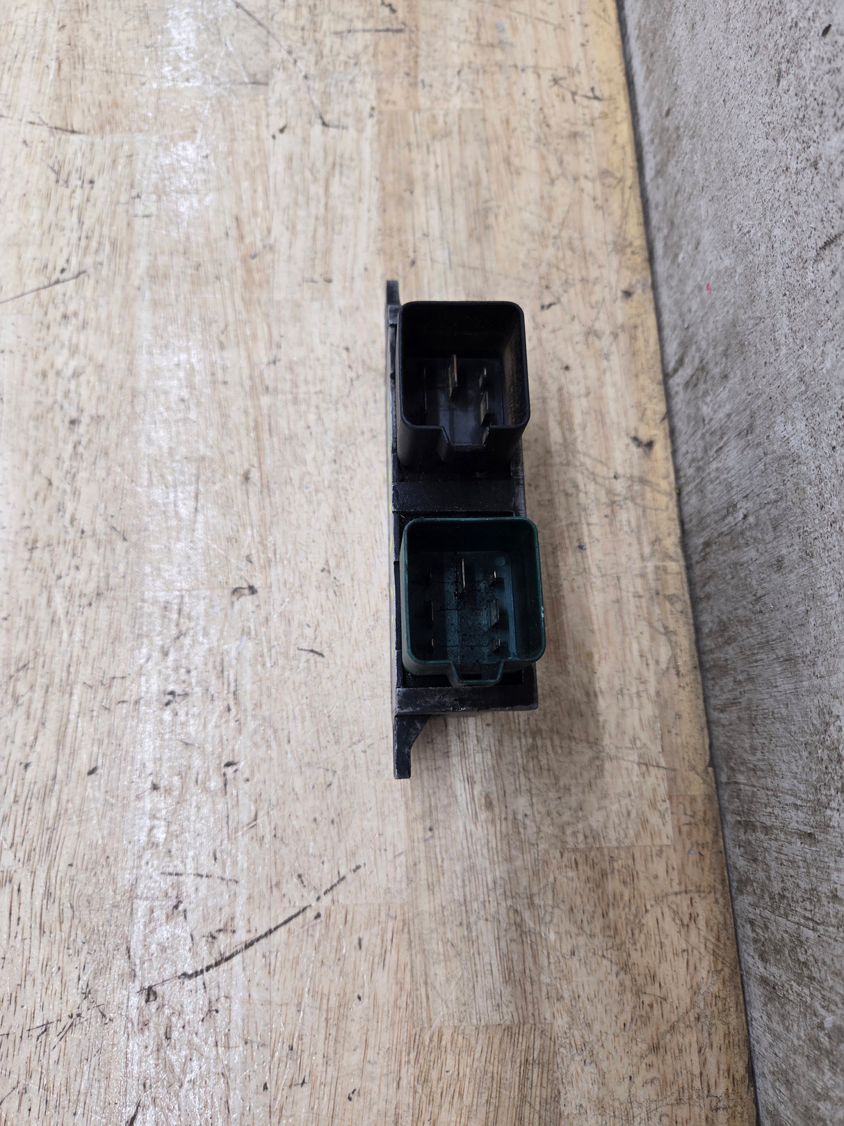 2000-2010 OEM Motocraft Diesel Glow Plug Module Relay Switch for 7.3L 6.0L 6.4L Powerstroke