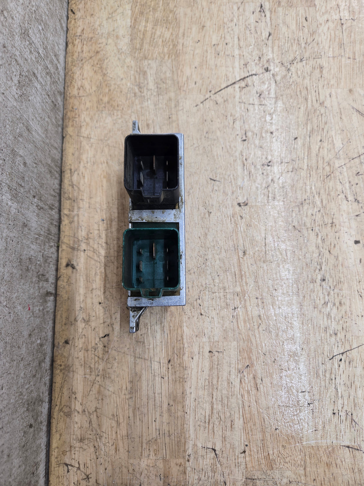 2000-2010 OEM Motocraft Diesel Glow Plug Module Relay Switch for 7.3L 6.0L 6.4L Powerstroke