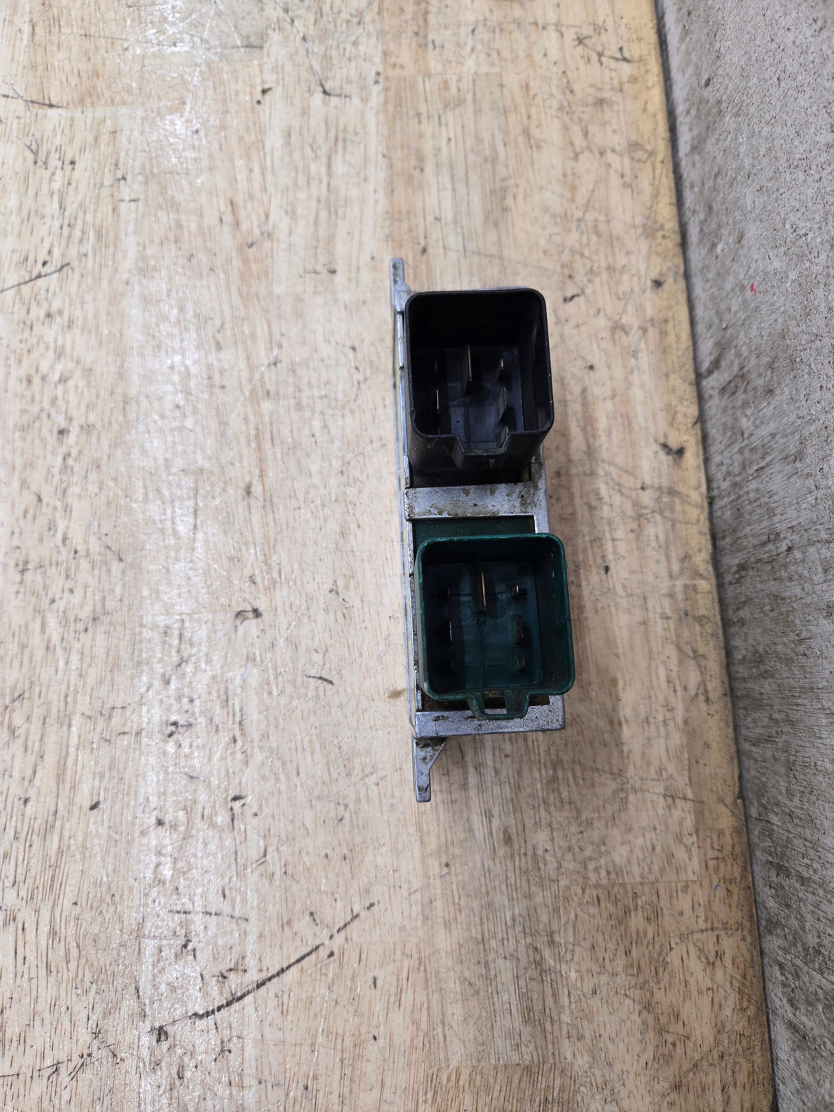 2000-2010 OEM Motocraft Diesel Glow Plug Module Relay Switch for 7.3L 6.0L 6.4L Powerstroke