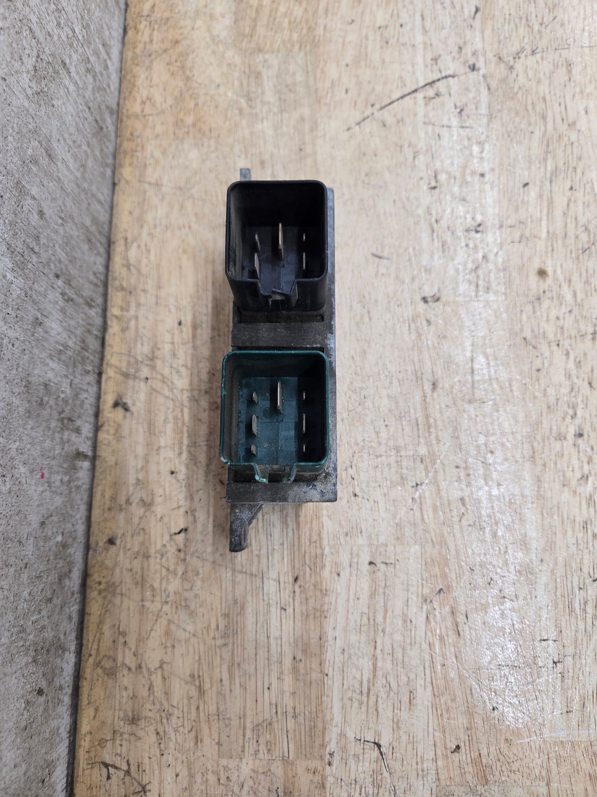 2000-2010 OEM Motocraft Diesel Glow Plug Module Relay Switch for 7.3L 6.0L 6.4L Powerstroke