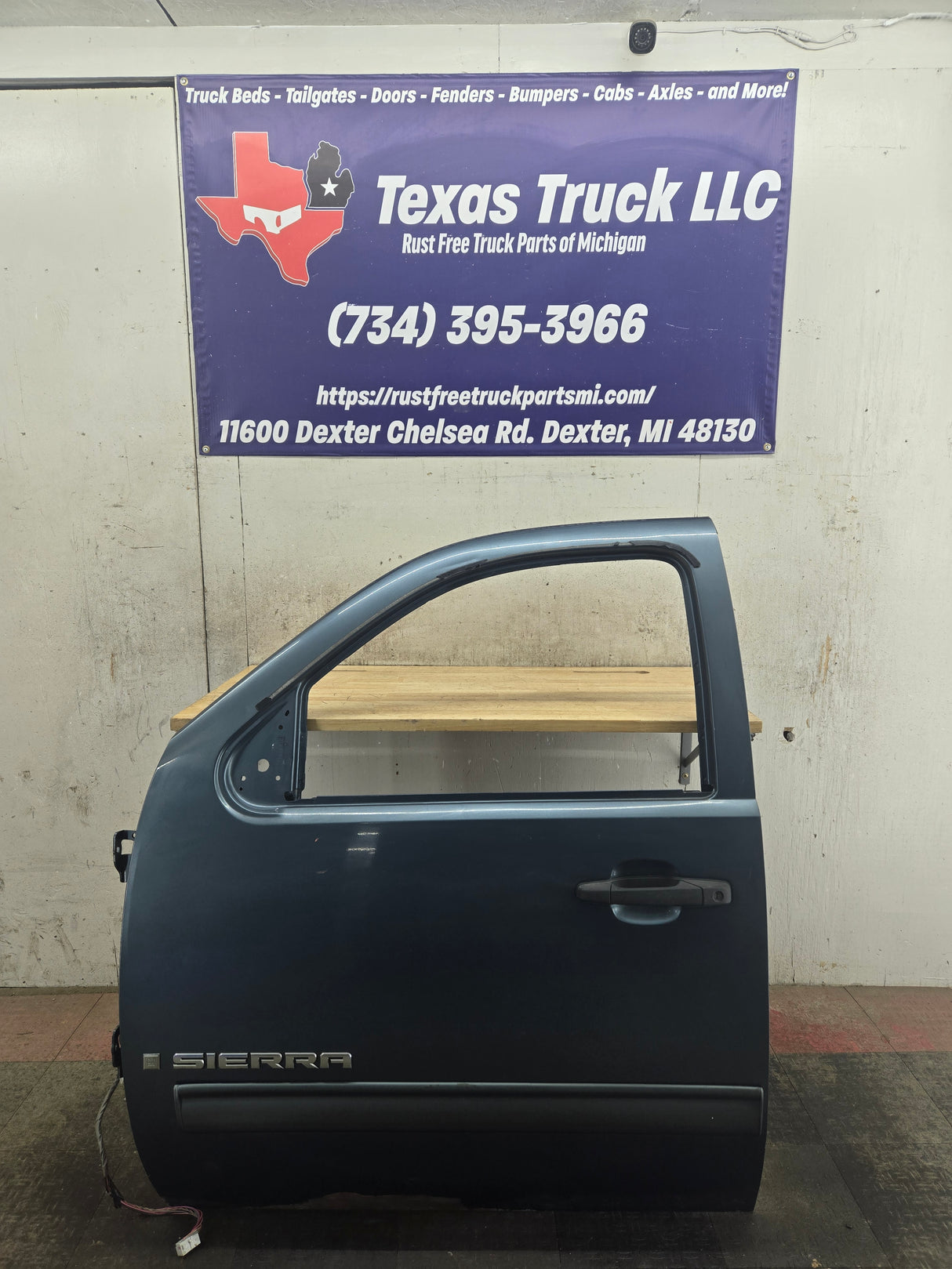 2007-2013 Chevrolet Silverado / GMC Sierra 1500 2500 3500 HD LH Front Driver Side Door