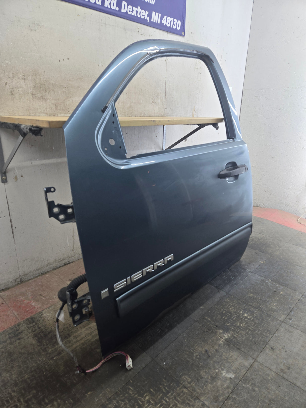 2007-2013 Chevrolet Silverado / GMC Sierra 1500 2500 3500 HD LH Front Driver Side Door