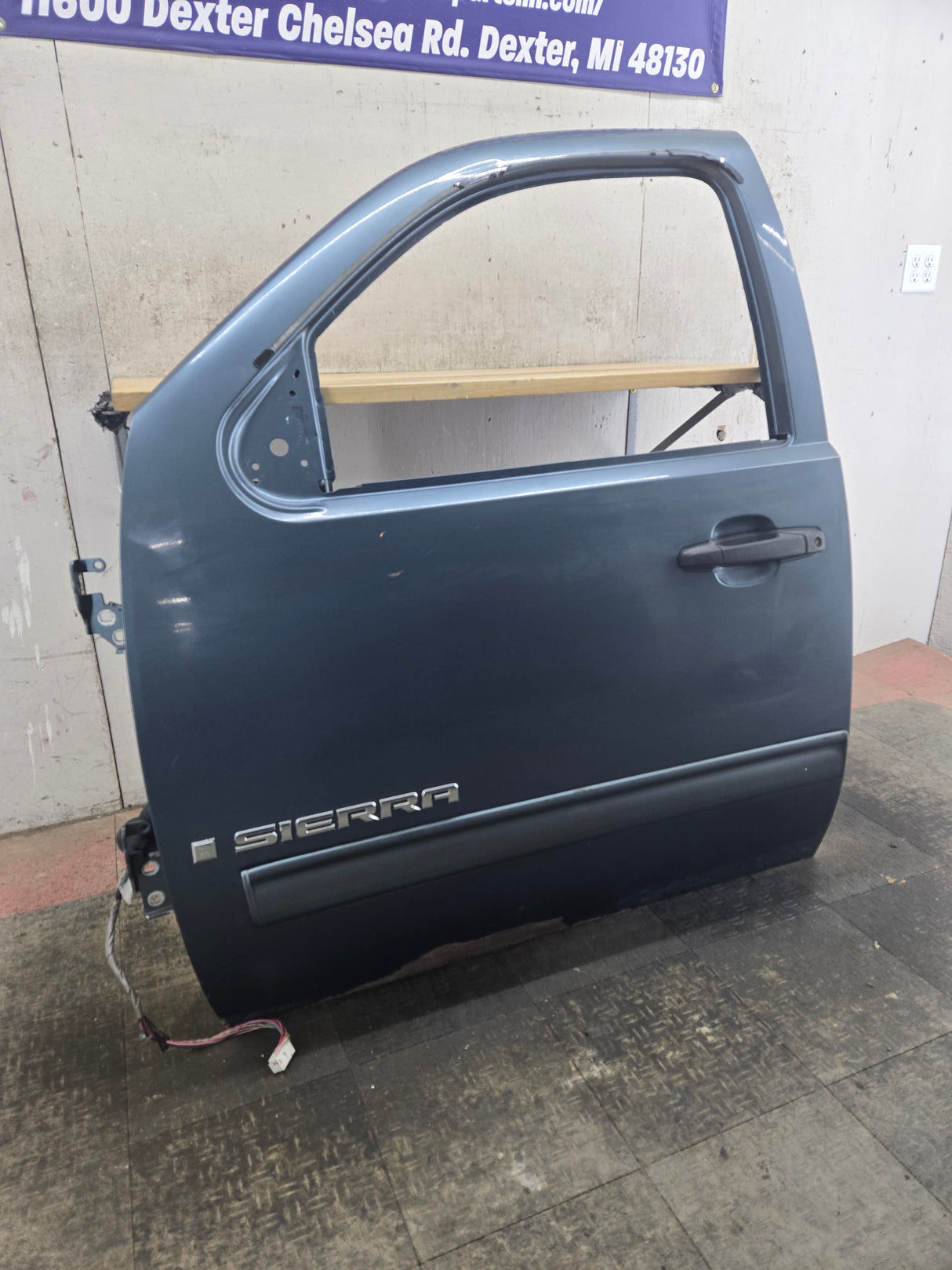 2007-2013 Chevrolet Silverado / GMC Sierra 1500 2500 3500 HD LH Front Driver Side Door