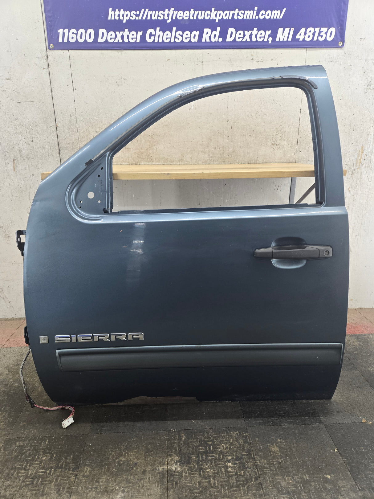 2007-2013 Chevrolet Silverado / GMC Sierra 1500 2500 3500 HD LH Front Driver Side Door