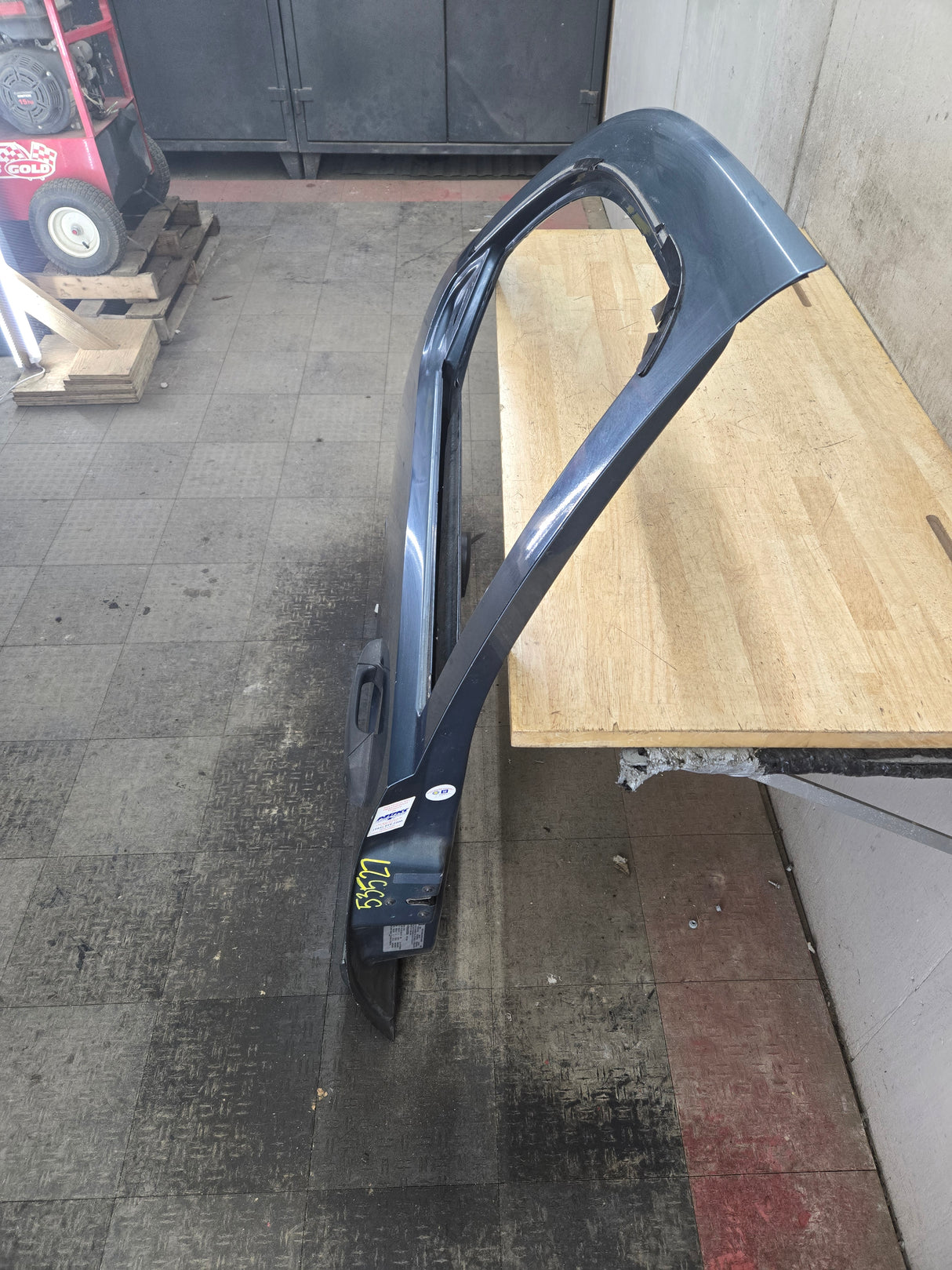 2007-2013 Chevrolet Silverado / GMC Sierra 1500 2500 3500 HD LH Front Driver Side Door