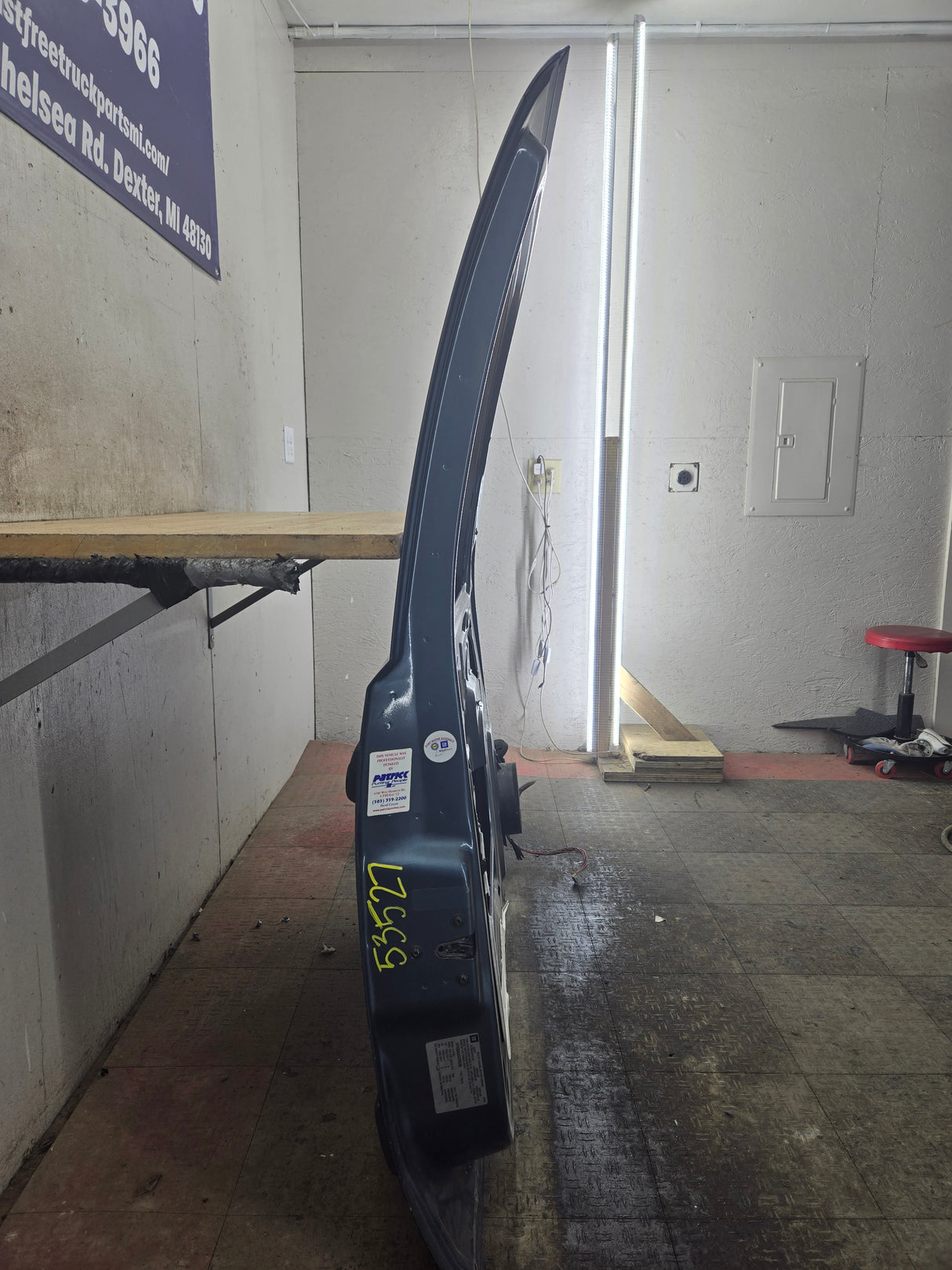 2007-2013 Chevrolet Silverado / GMC Sierra 1500 2500 3500 HD LH Front Driver Side Door