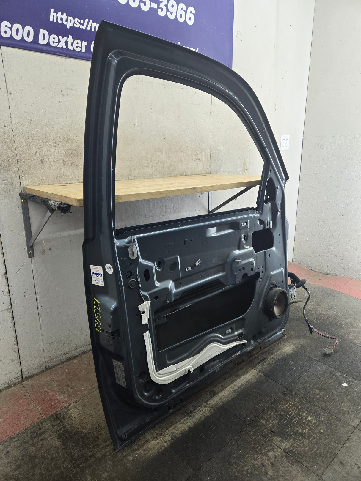 2007-2013 Chevrolet Silverado / GMC Sierra 1500 2500 3500 HD LH Front Driver Side Door