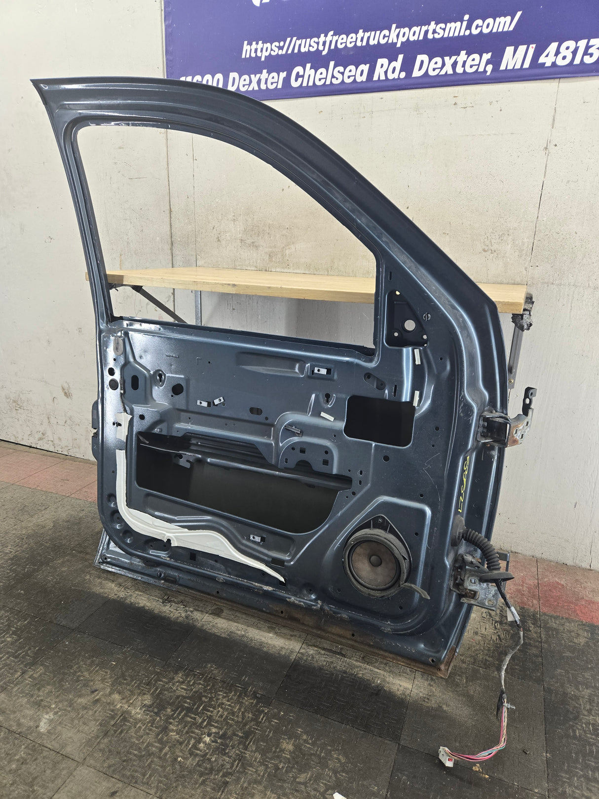 2007-2013 Chevrolet Silverado / GMC Sierra 1500 2500 3500 HD LH Front Driver Side Door