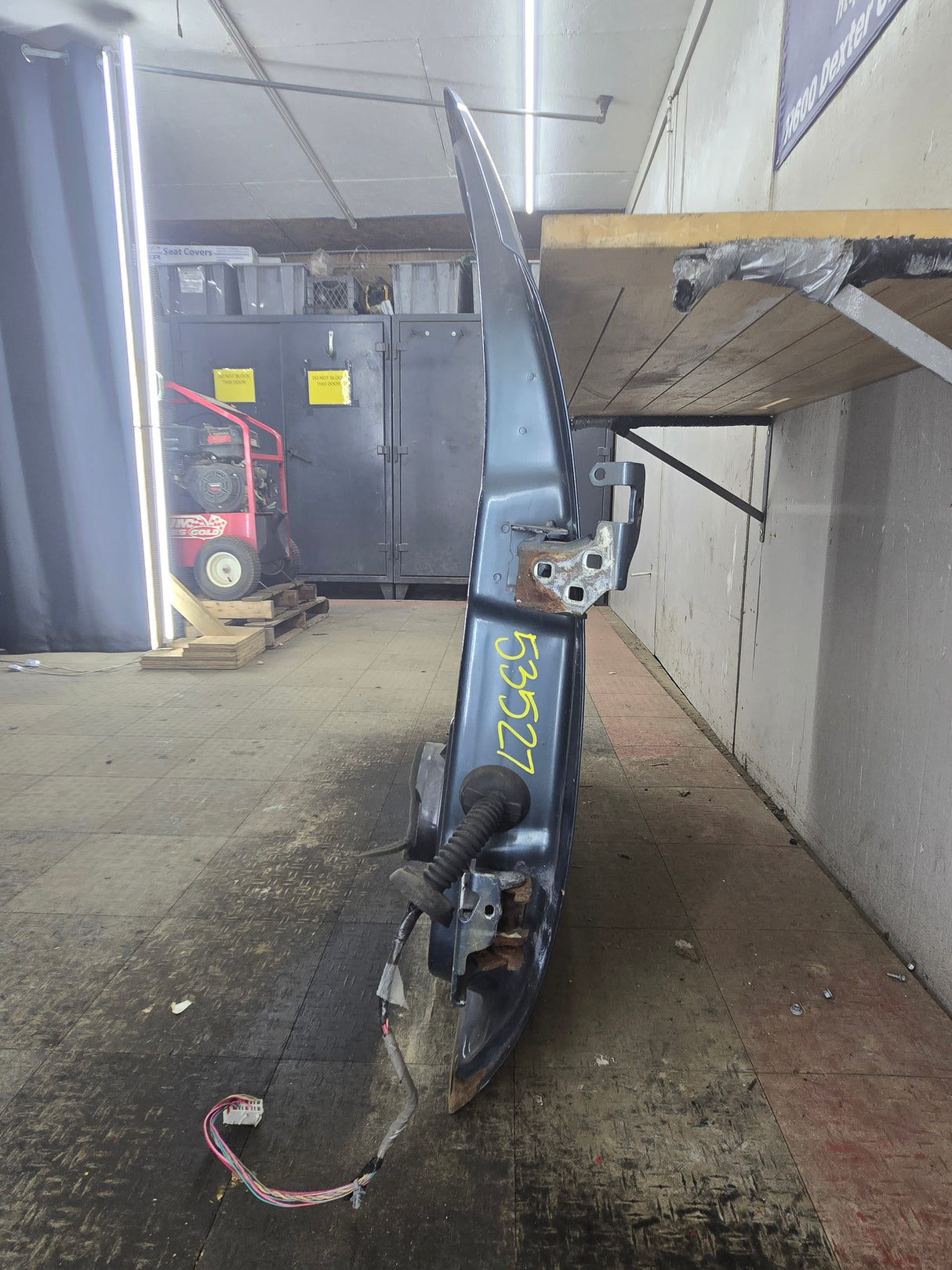 2007-2013 Chevrolet Silverado / GMC Sierra 1500 2500 3500 HD LH Front Driver Side Door