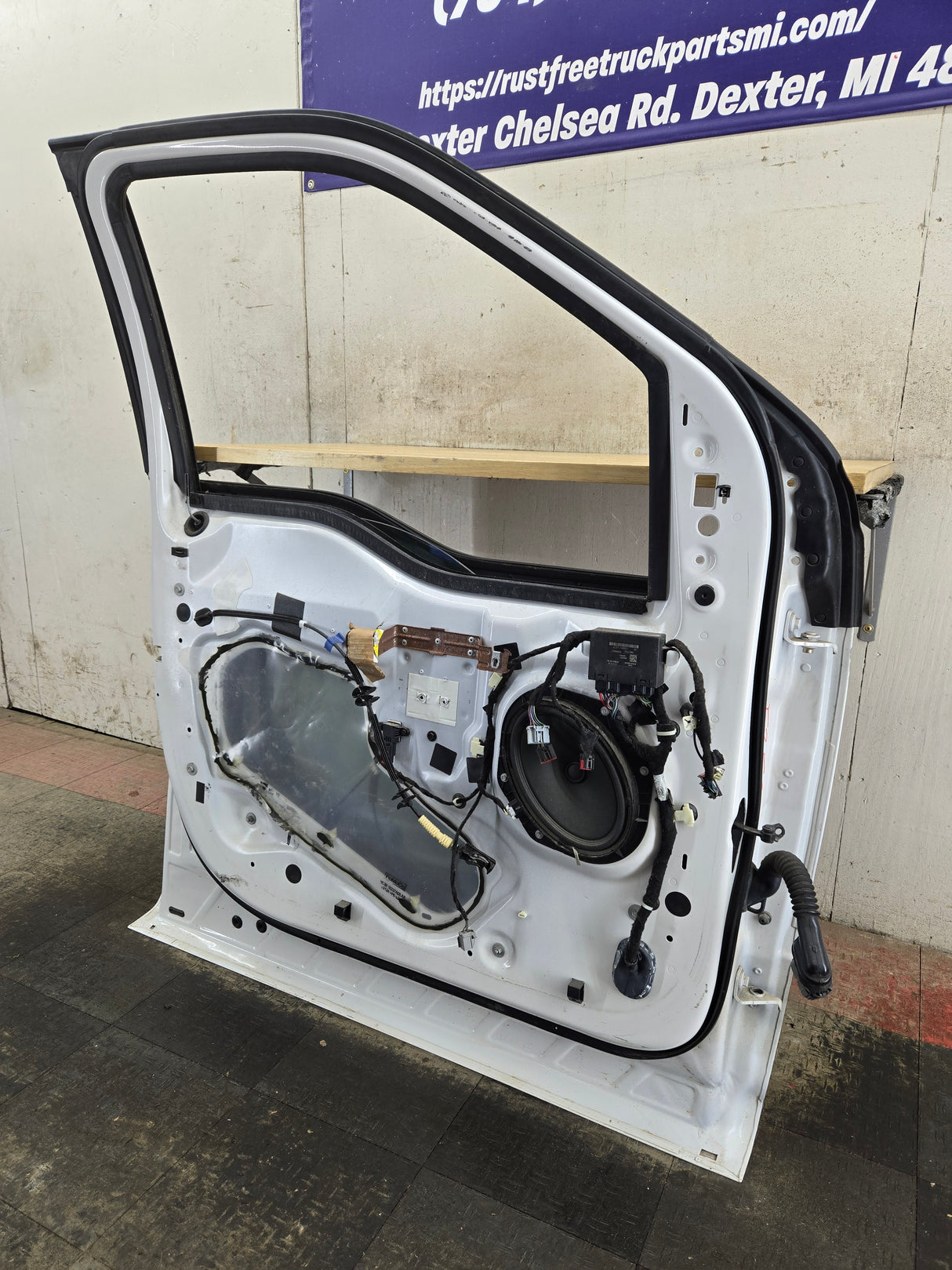 2015-2022 Ford F150 / Super Duty Driver Front Door LH F250 F350 F450 F550