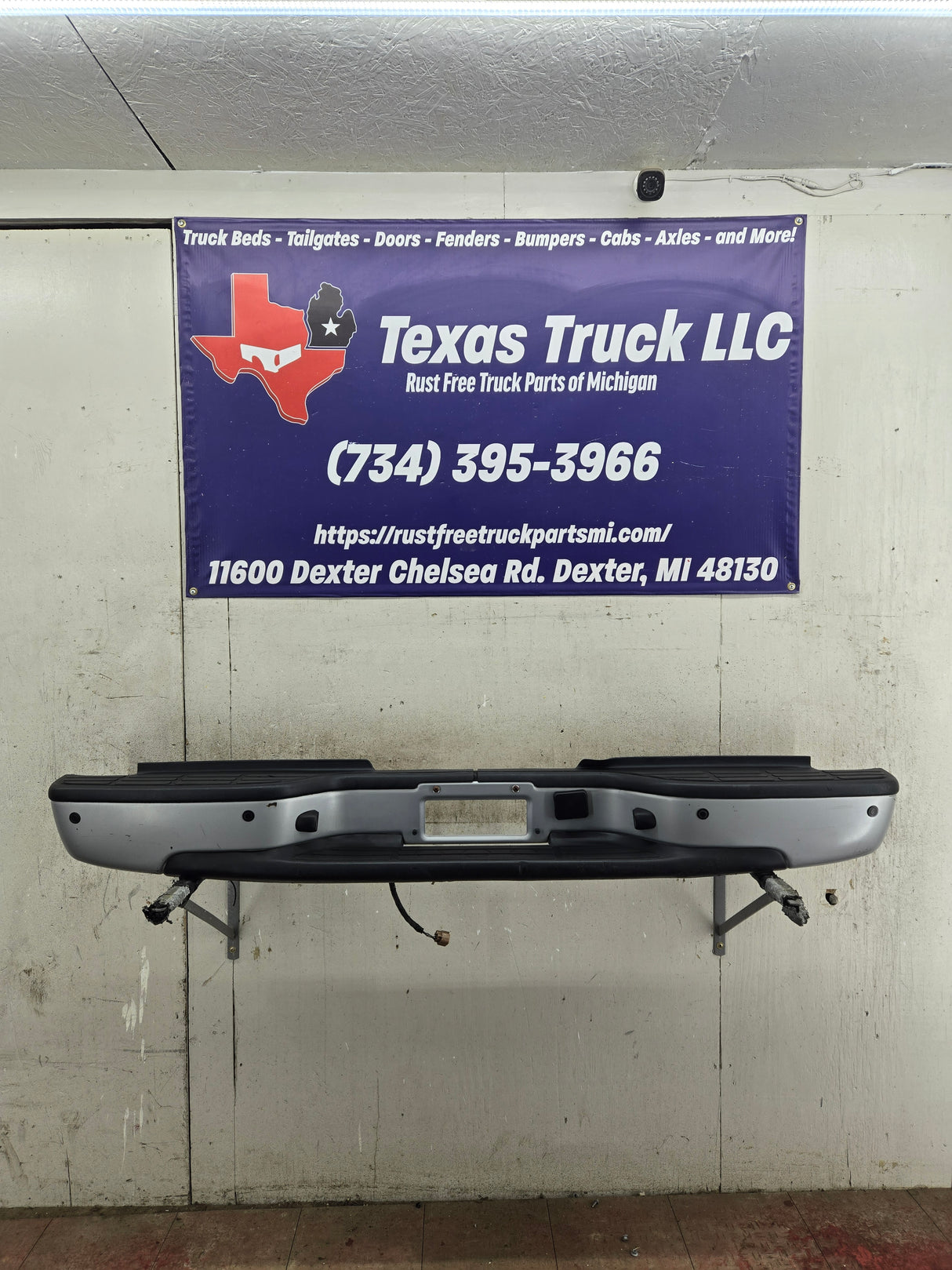 1999-2007 Chevrolet Silverado / GMC Sierra 2500 3500 HD Rear Bumper With Park Sensors