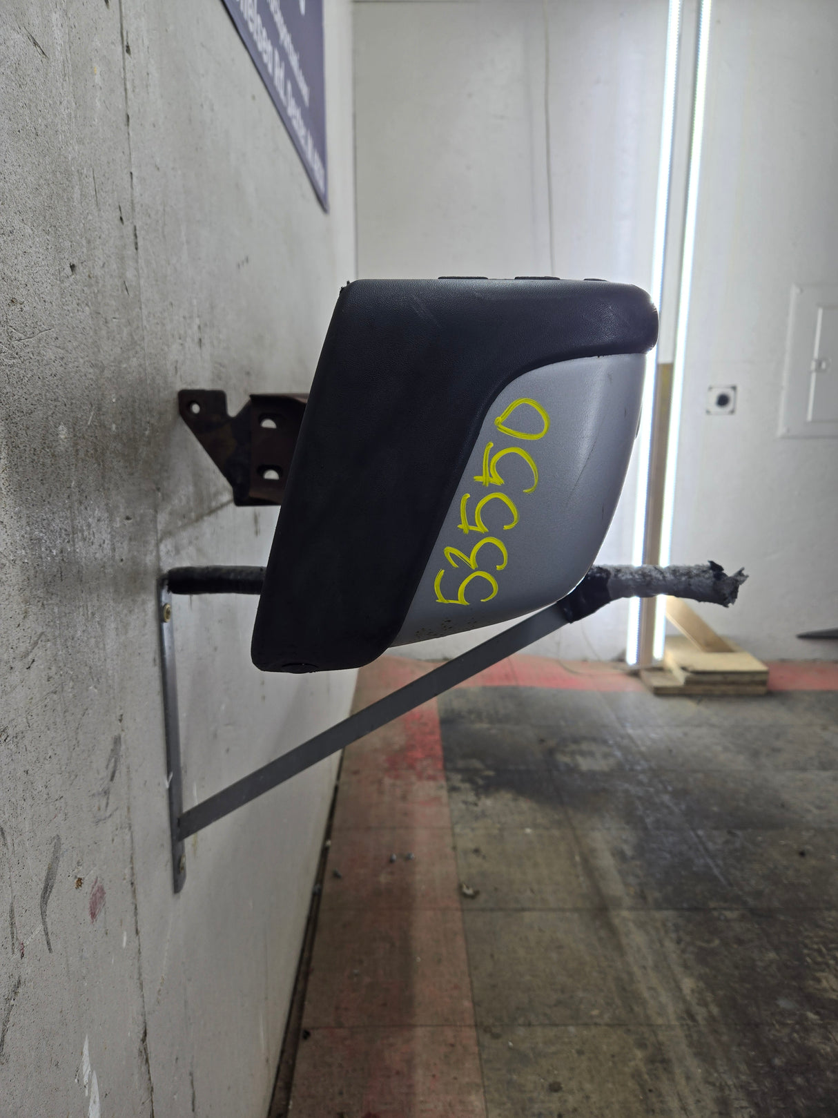 1999-2007 Chevrolet Silverado / GMC Sierra 2500 3500 HD Rear Bumper With Park Sensors