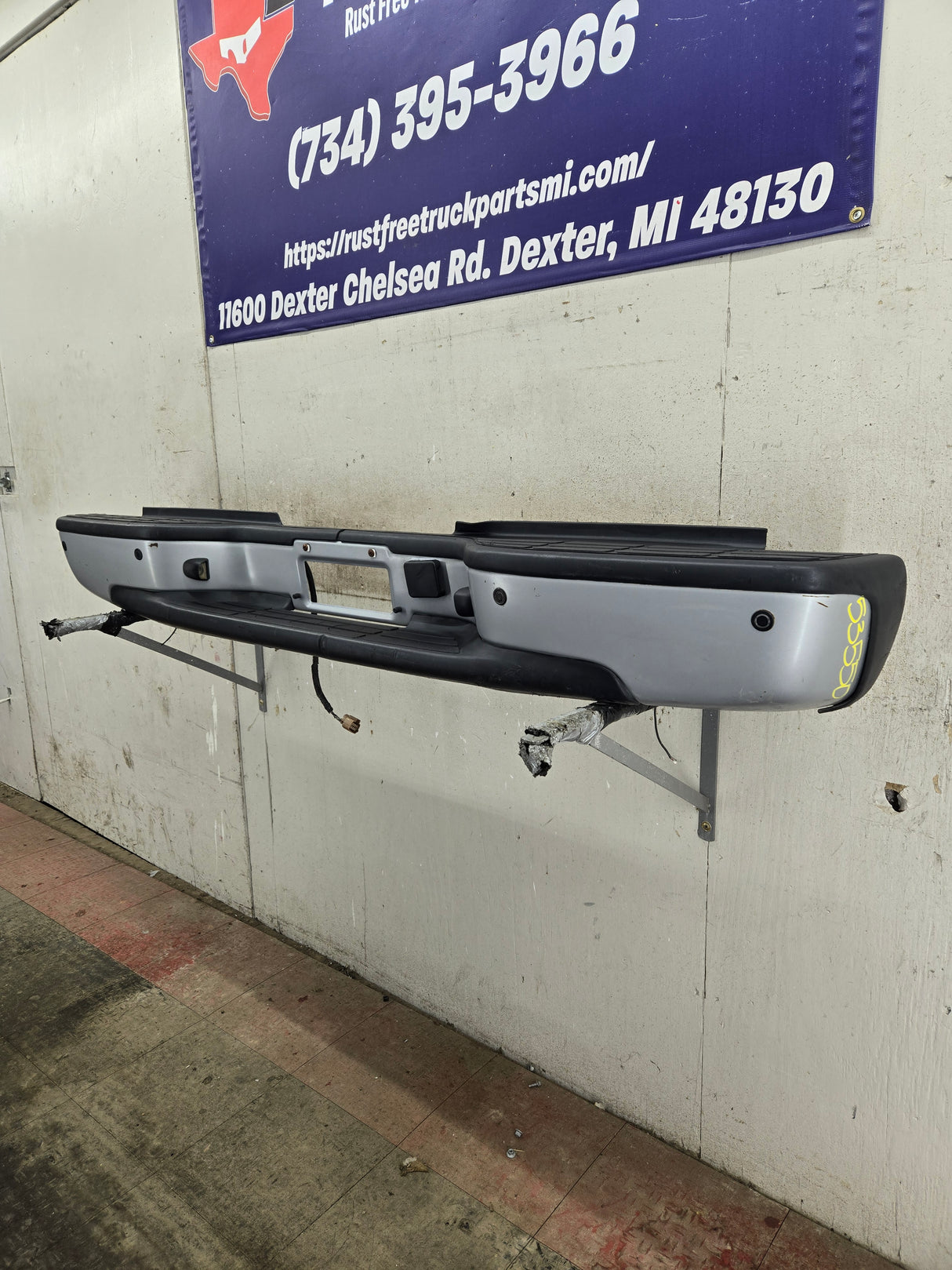 1999-2007 Chevrolet Silverado / GMC Sierra 2500 3500 HD Rear Bumper With Park Sensors